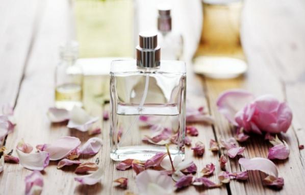 تشخیص عطر اورجینال با رایحه عالی